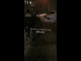 В Петербурге избили таджика, который решил сходить на свидание с 13-летней девочкой

21-летний мигрант решил,..