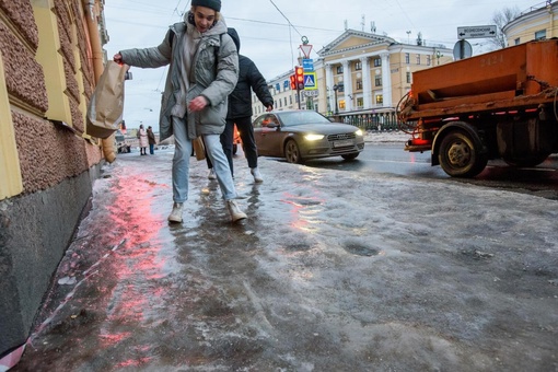 В Петербурге число пострадавших из-за гололёда 26 декабря достигло как минимум 25 человек.
 
По..