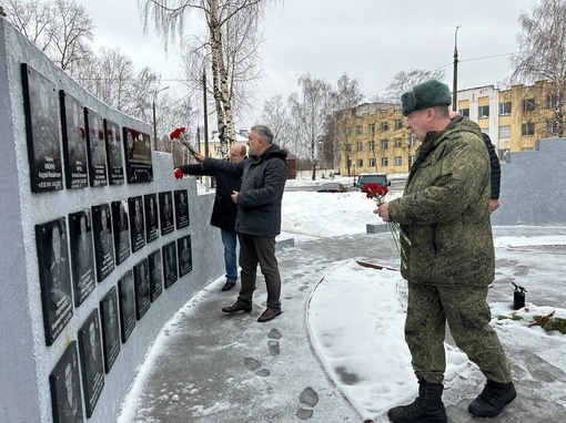 Из Нижнего Новгорода передали очередной гуманитарный груз

«Вместе с коллегами передали в одну из наших..