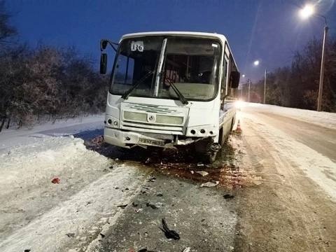 На выезде из Омска легковушка влетела в автобус с пассажирами

Сегодня около 06:20 часов в Госавтоинспекцию..