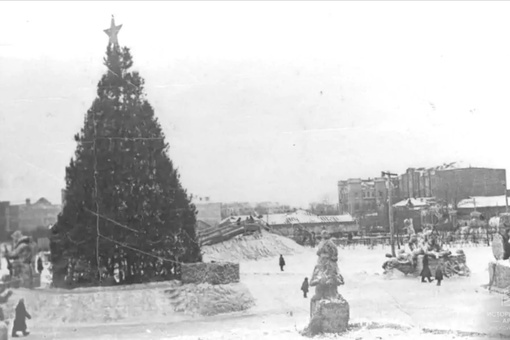 Ретроспектива. Омск. 1942 год. Елка в сквере им...