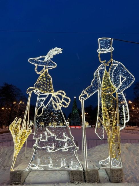 Новогодние декорации в парке "Сокольники" 
 
Фото Наталия..