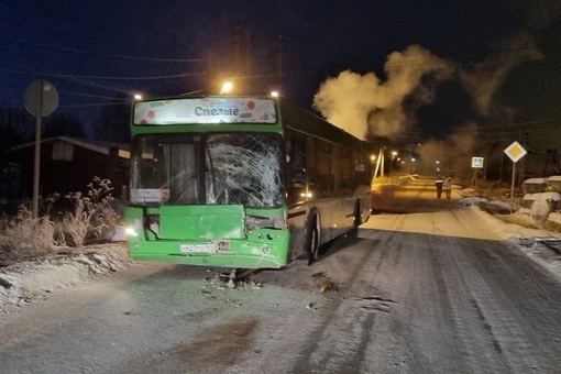 От подписчиков 

Вчера в Чусовом произошло ДТП. Два автобуса из тепличного комплекса встретили друг - друга в..