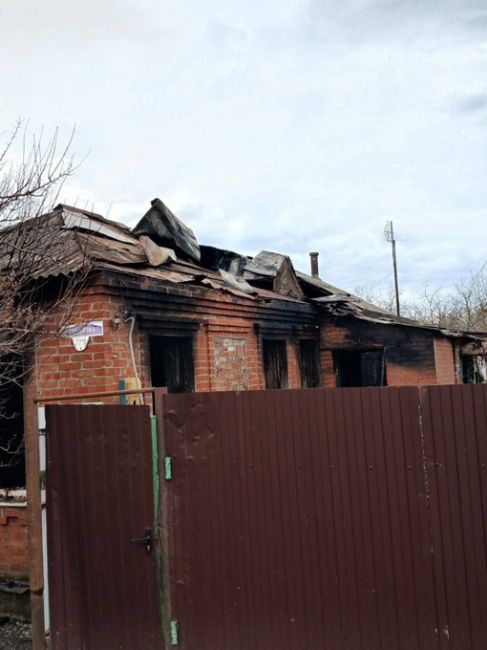 Вот так сейчас выглядит дом в Батайске, где погибла бабушка и двое..