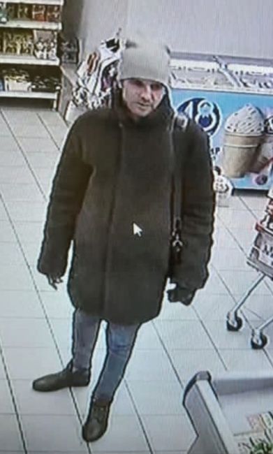 Омская полиция разыскивает мужчину, который потратил деньги с чужой банковской карты

К сотрудникам отдела..