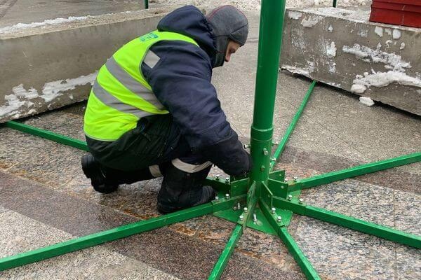 В Самаре на Ленинградской начали монтировать светодинамическую елку высотой 16 метров 

Об этом 4 декабря 2023..