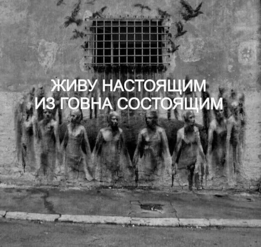 ул. Камерный переулок, 2. Прорвало канализацию. Затопило полностью первый этаж. Запах жуткий, люди не могут..