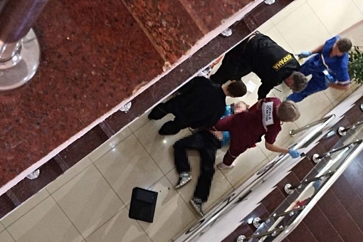 😰Ученик попал в реанимацию, сорвавшись с лестницы в школе Башкирии - UfaNovosti

В одной из школ Туймазов в..