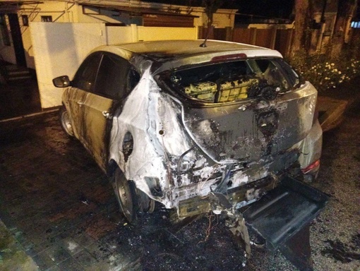 Месть бывает горячей. Приезжий поджег машину из-за конфликта на дороге

В полицию города Геленджика 31-летняя..