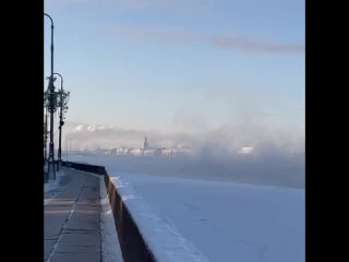 😶‍🌫«Туман парения» образовался над Невой 
 
Такое природное явление появляется при прохождении холодного..