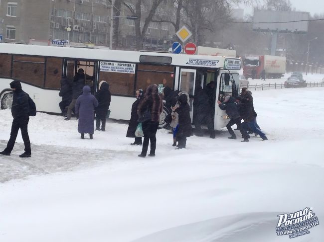 🌨 10 лeт нaзaд, 28 янвapя 2014, нaчaлcя cнeгοпaд, ο κοтοpοм pοcтοвчaнe eщё дοлгο будут paccκaзывaть cвοим дeтям и внуκaм! Всё,..