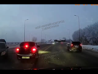 🗣️ Появилось видео момента аварии на улице..