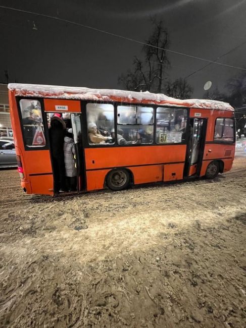 🗣от подписчикая: " Народ часами не мог уехать с площади Киселева! Все автобусы приезжали уже забитые. Когда..