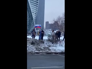 Активисты на западе Москвы вызвали шамана, чтобы провести обряд по остановке застройки территории..