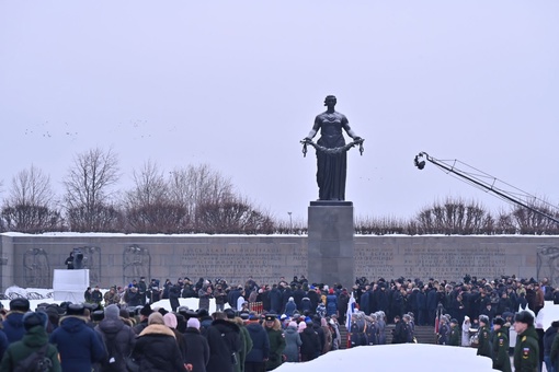 Сегодня, в день 80-летия полного снятия блокады Ленинграда, делегация Республики Башкортостан приехала в..