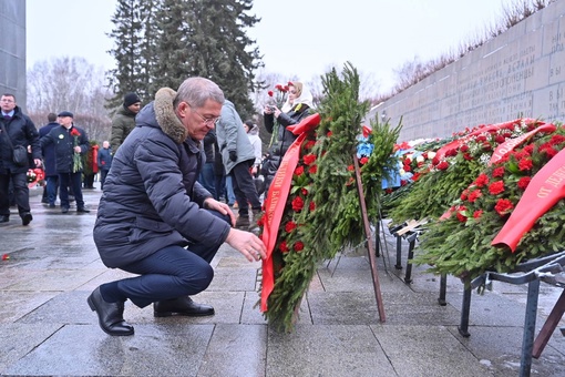 Сегодня, в день 80-летия полного снятия блокады Ленинграда, делегация Республики Башкортостан приехала в..