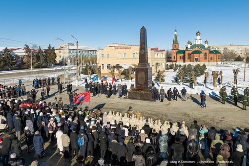 ⭐️ В Котельниково состоялось открытие первой в Волгоградской области памятной стелы «Рубеж..