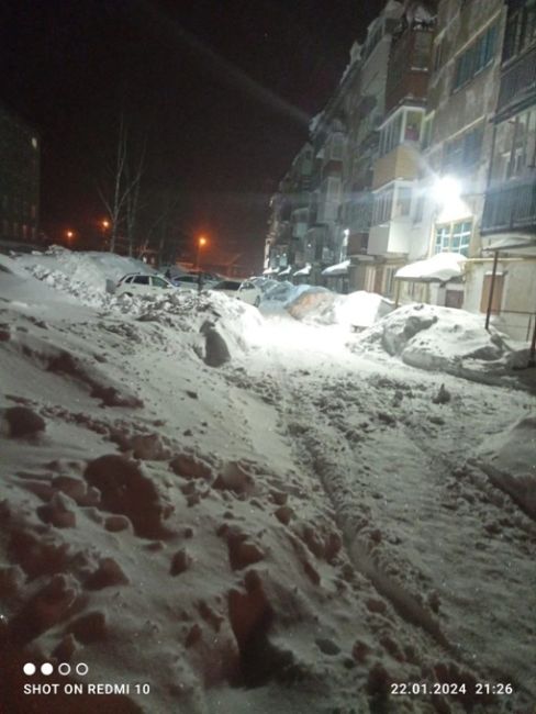 Поселок Скальный Чусовской район. Местные жалуются, что после сильных снегопадов их населенный пункт совсем..