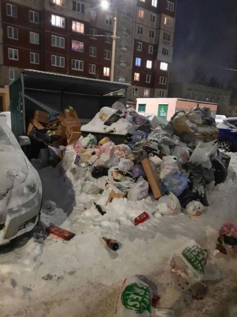 🗑 Нижний погряз в посленовогоднем мусоре

Каждый год одно и то же — с наступлением праздников,..