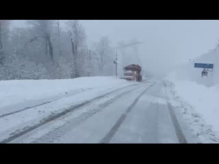 ❄️В горном кластере Сочи сильный снегопад и лавиноопасно. 

Из-за высокой лавинной опасности на курорте..