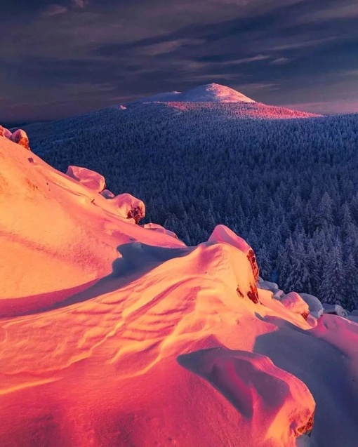 Малиновый рассвет в национальном парке «Таганай». 

Фото:..