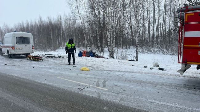 Не справился с управлением во время обгона: четыре человека погибели в ДТП в Новосибирской области

В..