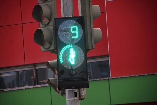 В Омске установят контроллеры на 24 участках для удаленной регулировки работы светофоров

На 24 участках..