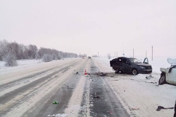 Женщина пострадала в столкновении двух автомобилей в Самарской области 

ДТП произошло 4 января 2024 года. 
..