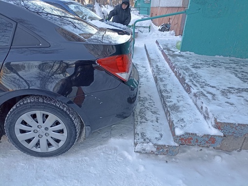 Гашека 1, ставят машину ни зайти, ни выйти из подъезда😡

Новости без цензуры (18+) в нашем телеграм-канале..