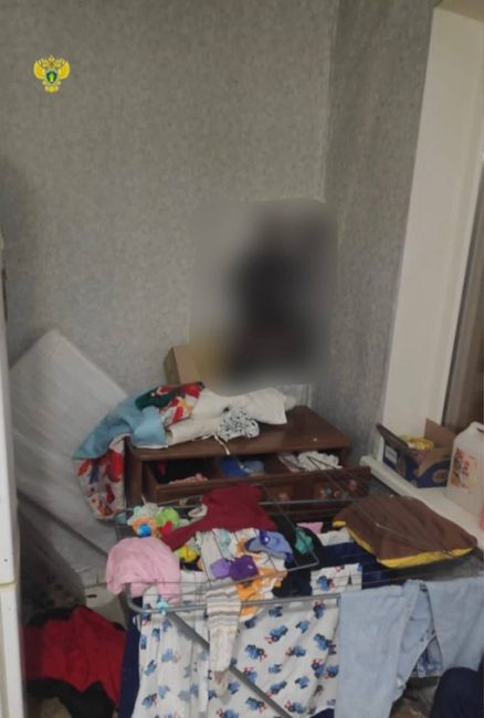На балконе квартиры жилого дома в Проезде Карамзина обнаружено тело годовалой девочки 

По словам бабушки,..