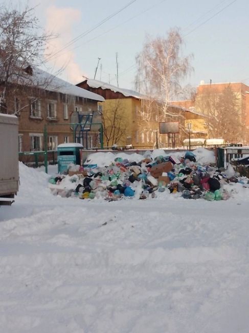 🗑 Нижний погряз в посленовогоднем мусоре

Каждый год одно и то же — с наступлением праздников,..