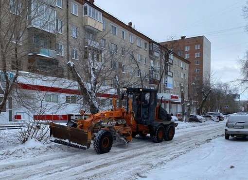 Омских бизнесменов наказали за неубранный снег

Владельцы двух магазинов не убрали снег с прилегающей..