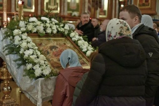 В Благовещенском соборе прошла Рождественская литургия. Богослужение возглавил митрополит Воронежский и..