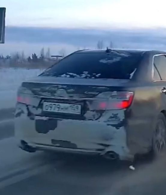 ‼Настоящий экшн устроил накануне вечером уроженец Перми на чёрной Toyota Camry возле посёлка Кугеси..