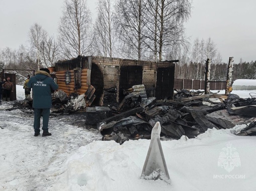 🗣️ В МЧС рассказали о подробностях страшного пожара в Борском районе

Отец проснулся, разбудил жену и хотел..