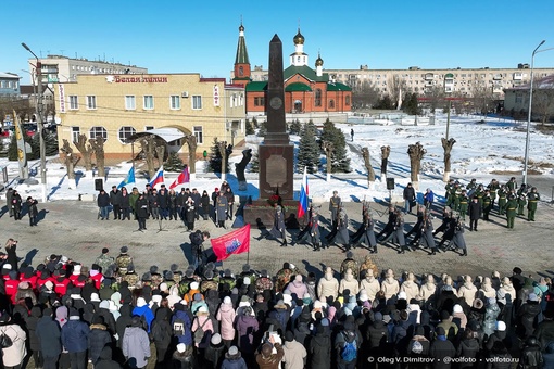 ⭐️ В Котельниково состоялось открытие первой в Волгоградской области памятной стелы «Рубеж..