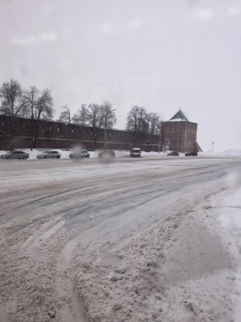 Сегодня думал, не откопаемся, сразу пошел на автобус. 
 
Нижегородцы, как думаете, за сколько я добрался от..