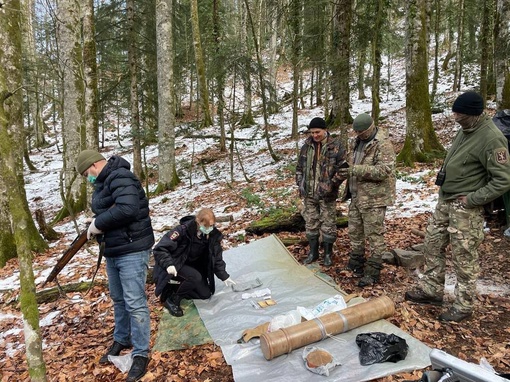 🗣Винтовку калибра НАТО обнаружили в схроне на территории нацпарка Сочи

Боевая винтовка М16 образца НАТО и..