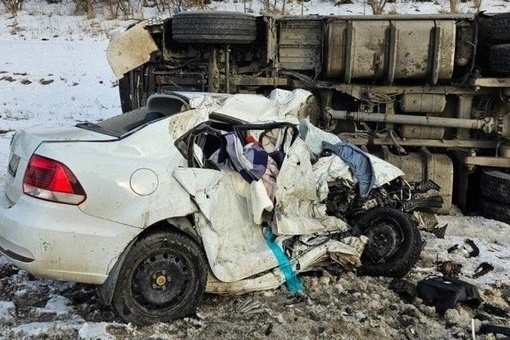 Погибшая в ДТП с грузовиком женщина ехала домой из роддома вместе с новорождённым сыном 
 
31-летняя Ирина (имя..