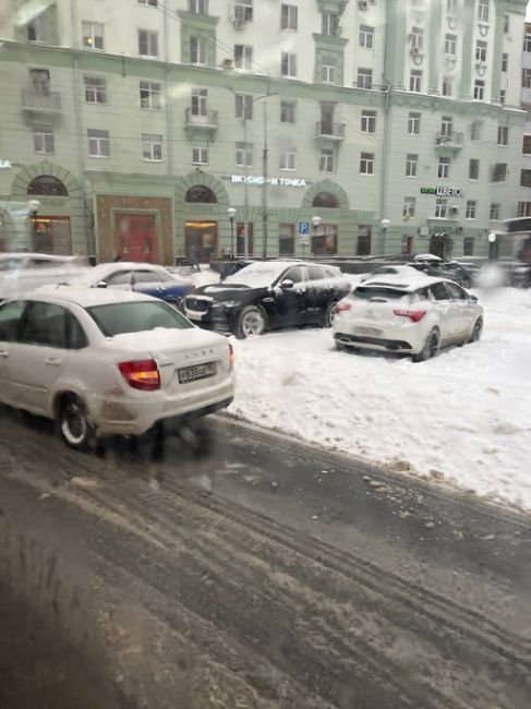 Сегодня думал, не откопаемся, сразу пошел на автобус. 
 
Нижегородцы, как думаете, за сколько я добрался от..