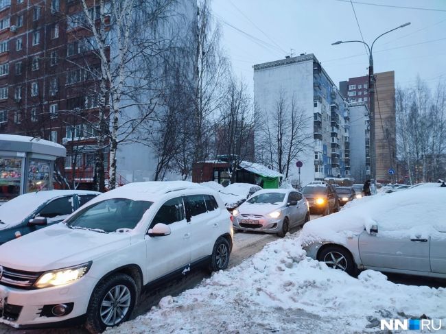 🚗🌳😷

Жителей домов возле «Школы 800» измучили утренние пробки

Передает издание НН.РУ:

"Каждый день пробки..