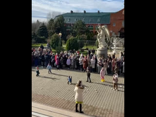 Когда погода тёплая 
на Рождество, а в снежки поиграть в Краснодаре очень хочется ❄️🎄
📹 Елена..