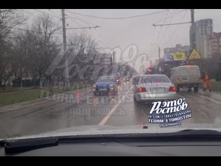 🔧 Укладка асфальта по современной технологии на пр.Стачки - плюх в лужу и разровняли лопатой. 

⚠ВНИМАНИЕ!..