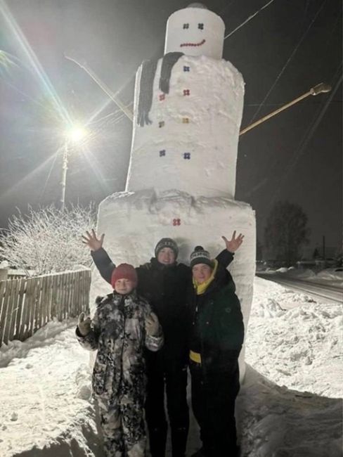 5-метровый снеговик от ребят из Чайковского
 
📸: Егор..