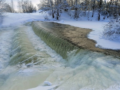 Нижегородские водопады 😍

Вот такое дивное место есть на реке Кудьма около Зеленого города.

..