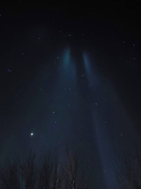 Световые столбы в области с необычного ракурса

📸Юрий Зайцев

..