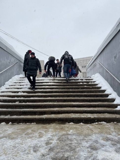 Сегодня думал, не откопаемся, сразу пошел на автобус. 
 
Нижегородцы, как думаете, за сколько я добрался от..