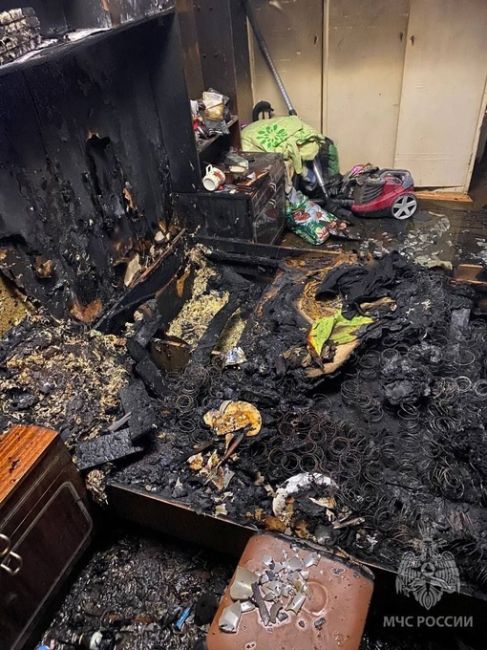 🗣Два человека пострадали при пожаре в Сормовском районе 
 
Горело имущество небольшой комнаты в квартире на..