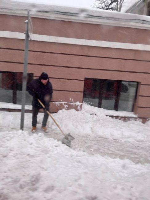 Сегодня думал, не откопаемся, сразу пошел на автобус. 
 
Нижегородцы, как думаете, за сколько я добрался от..