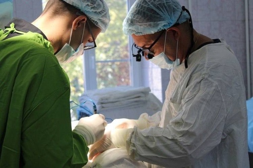 Краснодарские онкологи провели  уникальную операцию по восстановлению языка

Молодая женщина сначала..